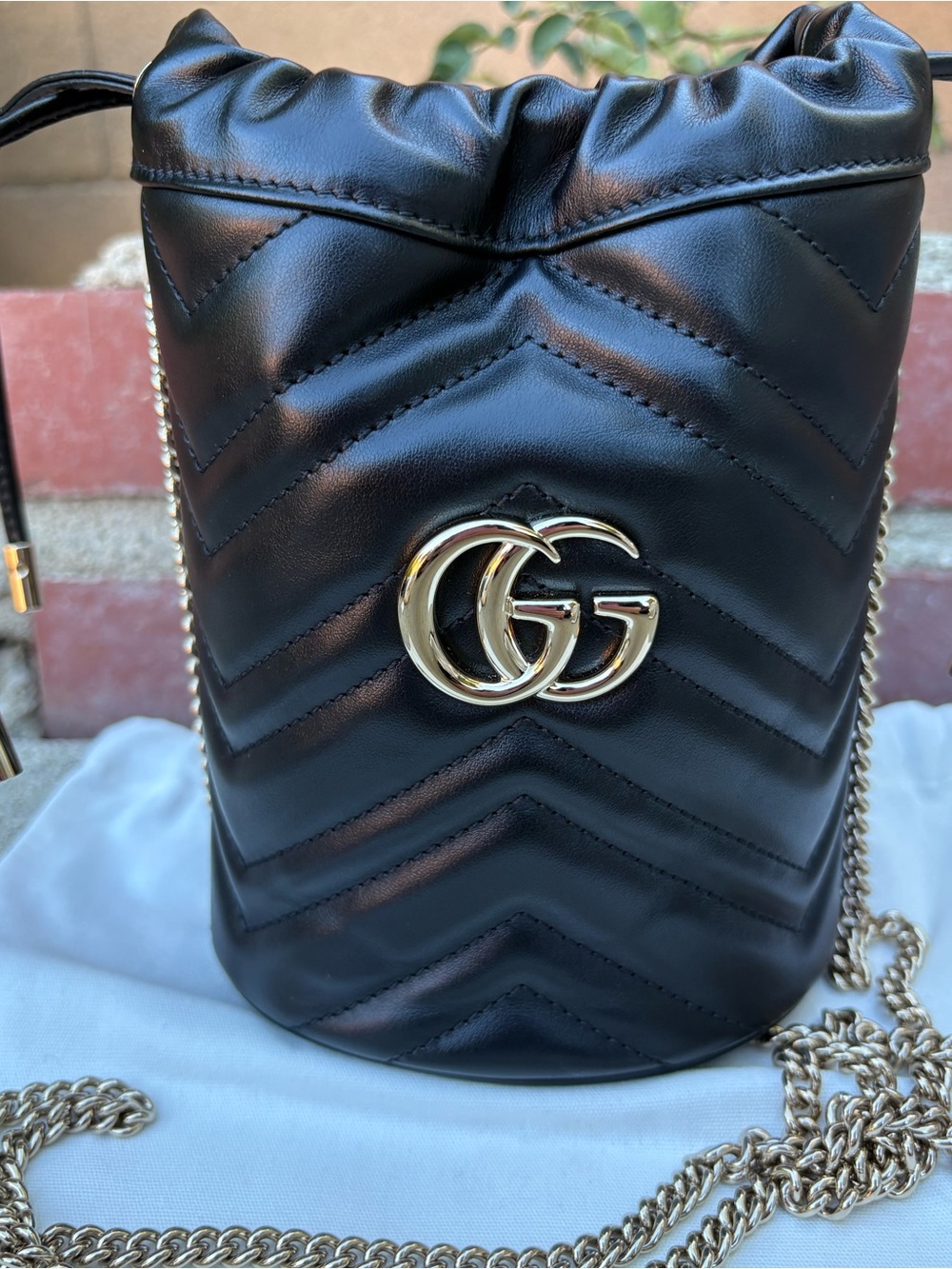 Gucci GG Marmont Small Bucket Bag in Black